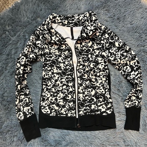 Lululemon Floral Cozy Cuddle Up Full Zip Jacket Size S - Picture 2 of 3